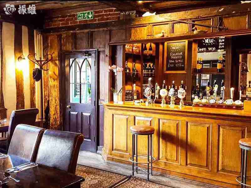 重庆夜生活：酒吧风情醉人心