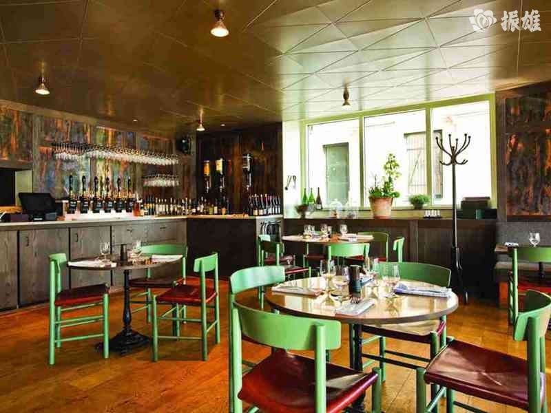 重庆夜生活：酒吧风情醉人心