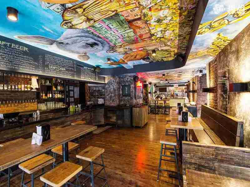 重庆夜生活：酒吧风情醉人心